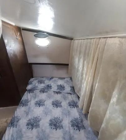 Botel Yakamoz A